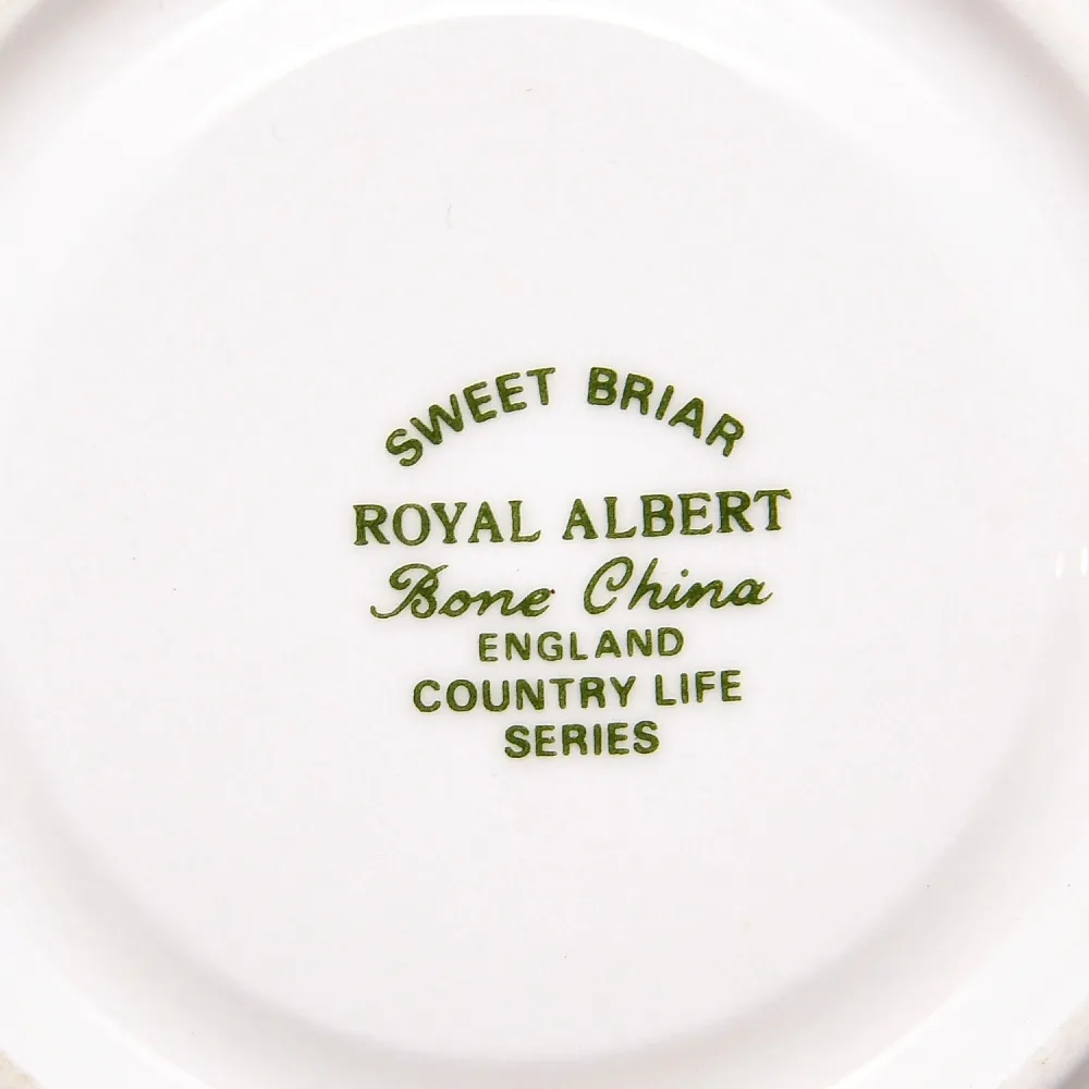 Коллекционная Фарфоровая Кофейная пара «Сладкий шиповник», ROYAL ALBERT Англия.