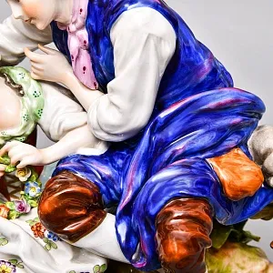 Антикварная Фарфоровая статуэтка «Влюбленные», VOLKSTEDTER Германия, конец ХIX - начало ХХ века.