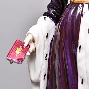 Антикварная статуэтка «Средневековая дама с книгой», Фарфор Dressel & Kister Passau Германия, 1907 - 1922 гг.