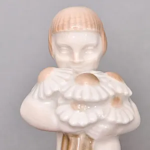 Антикварная Фарфоровая статуэтка «Вестник весны или Мальчик с ромашками», ROSENTHAL Германия - 1923 год.