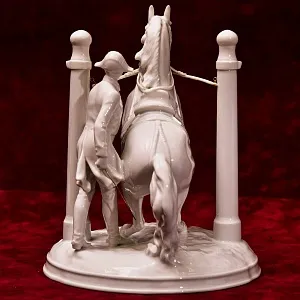 Редкая! Фарфоровая статуэтка «ТРЕНИРОВКА», Wiener Porzellanmanufaktur Augarten, Австрия, середина ХХ века.