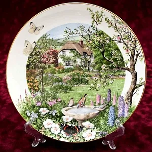 Коллекционная Тарелка «Июнь» Фарфор, ROYAL WORCHESTER, Англия -1979 год.