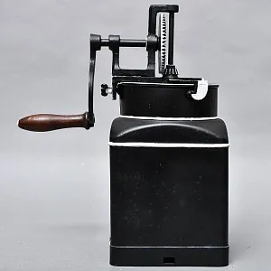 Большая Старинная Кухонная Механическая Маслобойка, Металл, Англия середина ХХ века. 