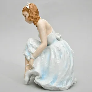 Редкость! Большая Фарфоровая Статуэтка «Балерина, завязывающая пуанту», ROSENTHAL Германия - 40е годы ХХ века.