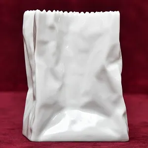 Миниатюрная Фарфоровая Вазочка «Мятый пакет», Rosenthal Германия - 1979 год. 