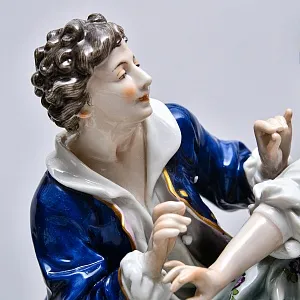 Антикварная Фарфоровая статуэтка «Влюбленная пара. Прятки у колодца», VOLKSTEDTER Германия.