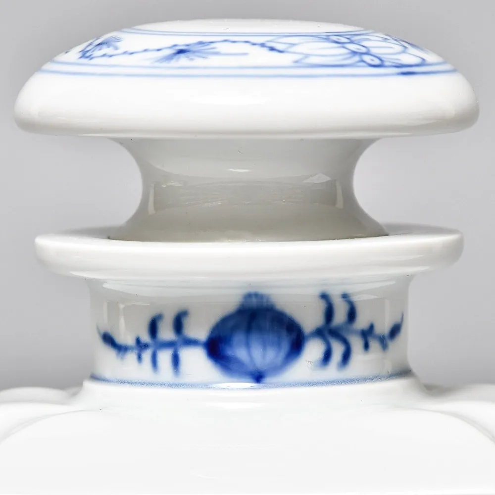 Фарфоровая Чайница с крышкой «Луковый узор», MEISSEN / МЕЙСЕН Германия - 1973 год. 
