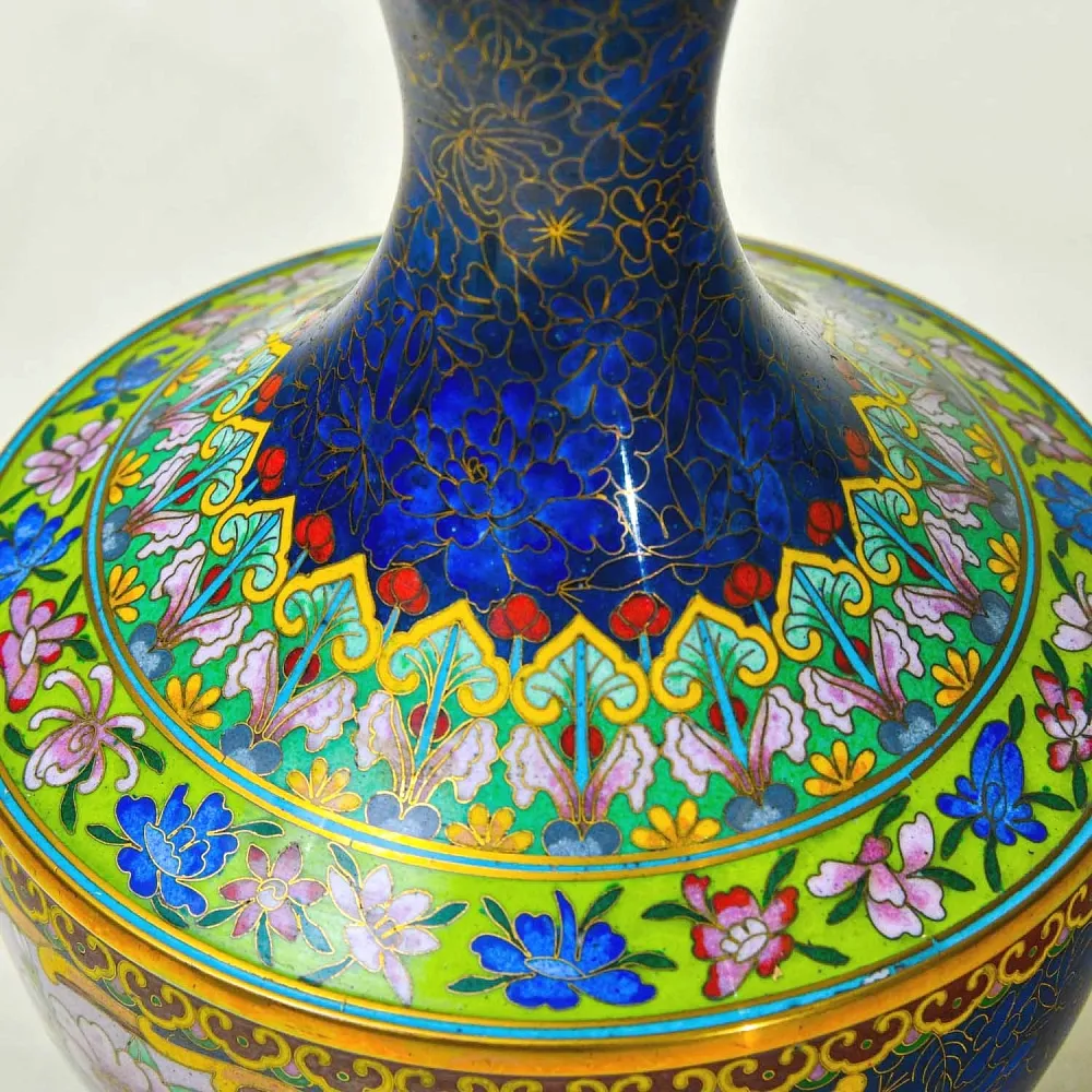 Редкость! Парные Вазы «Птицы в цветущем саду» в технике «Клуазоне» Китай начало ХХ века.