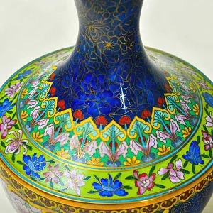 Редкость! Парные Вазы «Птицы в цветущем саду» в технике «Клуазоне» Китай начало ХХ века.