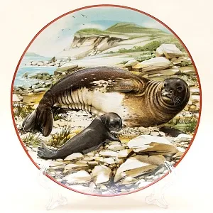 Коллекционная Рельефная Тарелка «ТЮЛЕНИ» Фарфор, Villeroy&Boch Германия -1981 год.