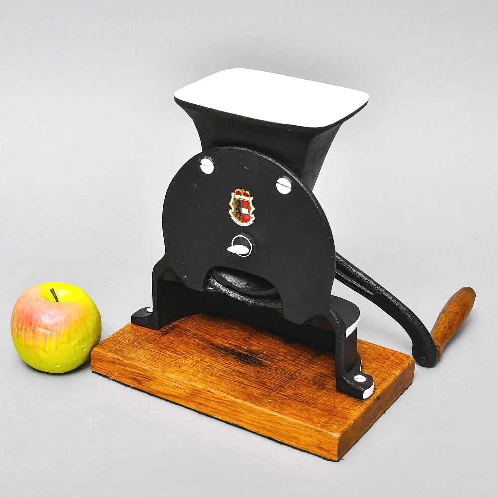 Большая Антикварная Чугунная Ручная Механическая Мельница №4, SALZBURG Австрия начало ХХ века.