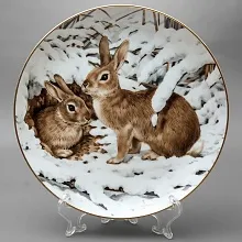 Коллекционная Тарелка «Лесной Год, ЯНВАРЬ. Зайцы» Фарфор, Англия - 1983 год.