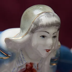 Фарфоровая Статуэтка «Лыжник - Пионер», ДФЗ Вербилки, СССР - 1954 год.