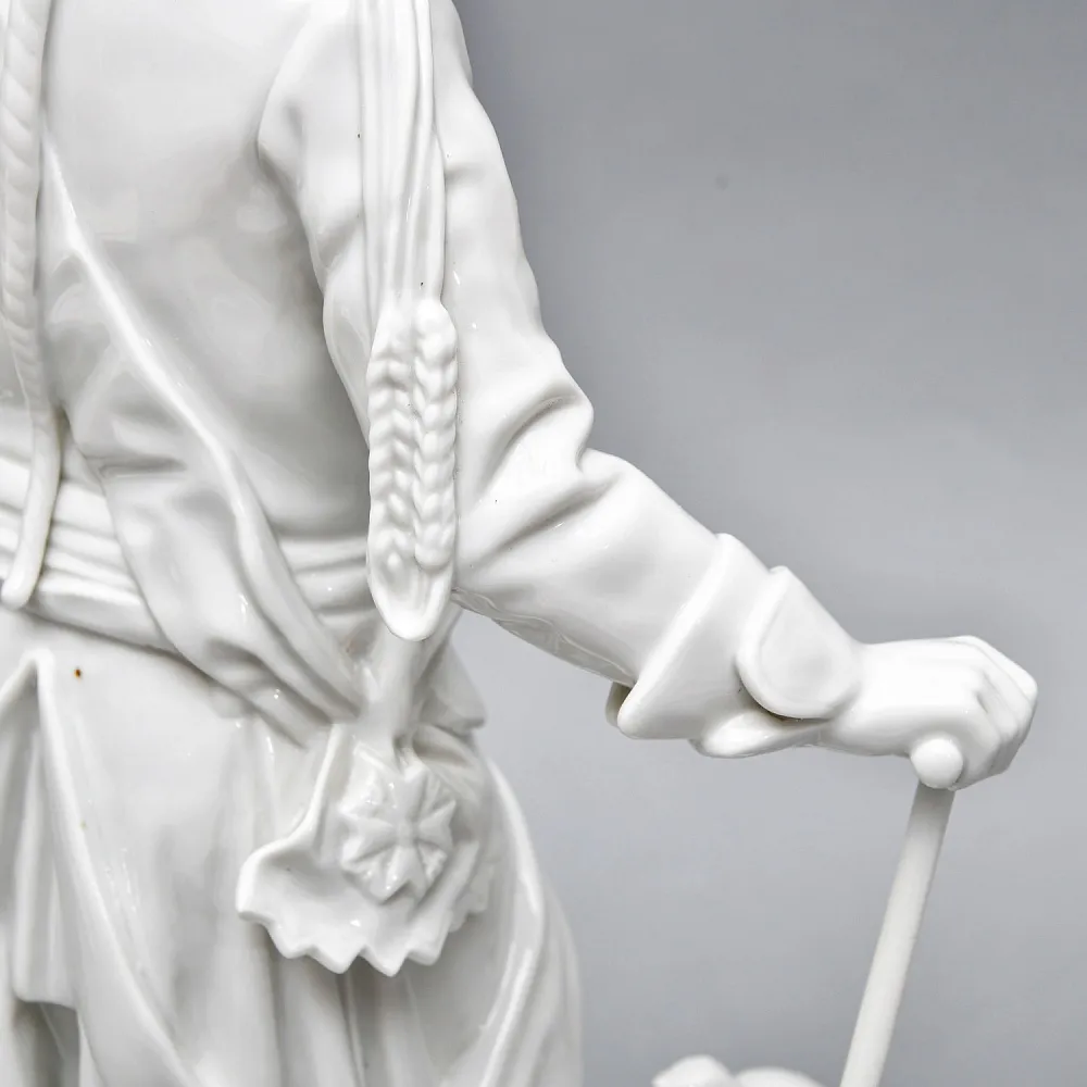 Антикварная Фарфоровая статуэтка «Старый Фриц. Король Пруссии Фридрих II с собаками»,  Volkstedt Германия.