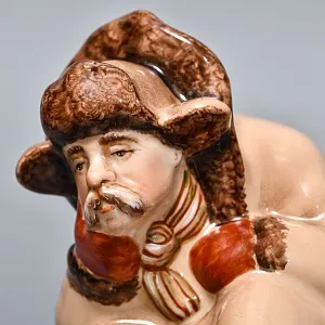 Авторская Коллекционная Фарфоровая Статуэтка «Рыбак на зимней рыбалке», Россия.