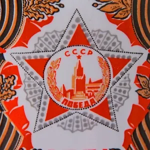 Агитационная! Подарочная Фарфоровая Ваза «ХХХ лет Победы» ДФЗ Вербилки, СССР - 1975 год. 