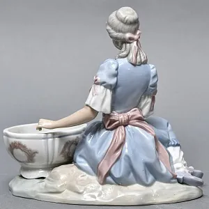 Парные Фарфоровые статуэтки - подставки для ювелирных украшений «Дама и кавалер», Lladro Испания. 