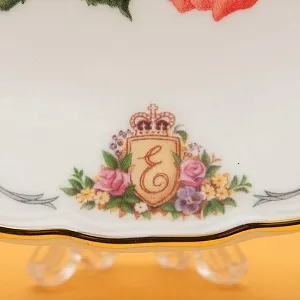 Коллекционная Тарелка «Любимые цветы Королевы» Фарфор, Royal Albert, Англия -1990 год.