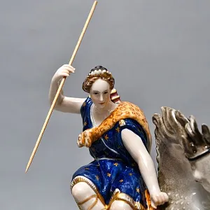 Антикварная Фарфоровая статуэтка «Диана - Охотница на льва», VOLKSTEDT Германия.