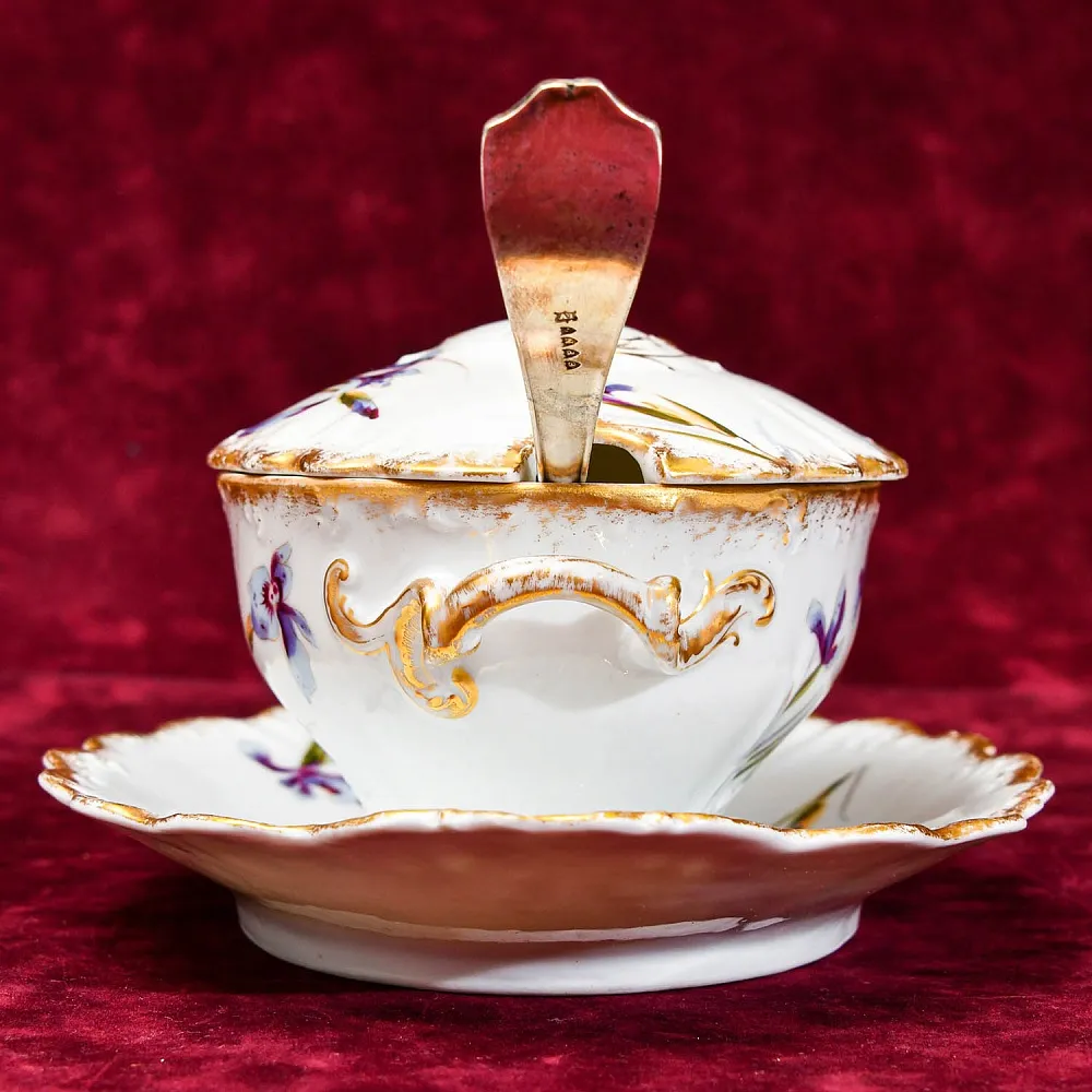 Редкость! Соусник - Судок с крышкой и ложкой "Цветы Ирисы" , Limoges Франция, середина ХХ века.