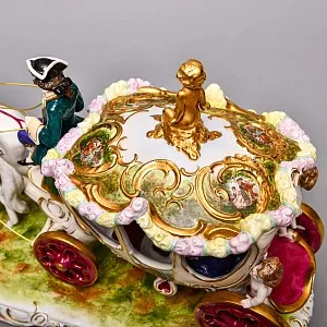 Большая Фарфоровая статуэтка «Карета с влюбленной парой», Scheibe Alsbach Германия, 1925 - 1962 гг. 