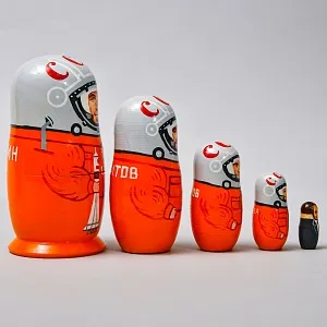 Авторский Сувенир - Памятный Подарок - «Матрёшка - Космонавты СССР», Дерево - Россия. 