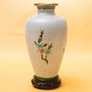 Винтажная Ваза «Цветение Сакуры» в технике « Клуазоне» Китай 50 -е годы ХХ века Н -26 см.