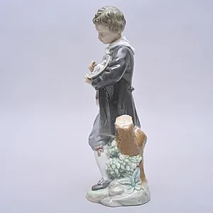 Коллекционная Фарфоровая статуэтка «Мальчик с розами», Lladro Испания, 1971 - 1979 годы.