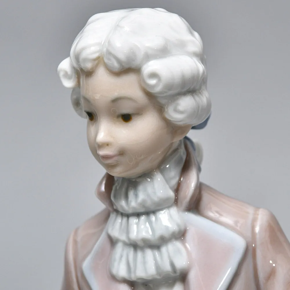 Парные Фарфоровые статуэтки - подставки для ювелирных украшений «Дама и кавалер», Lladro Испания. 