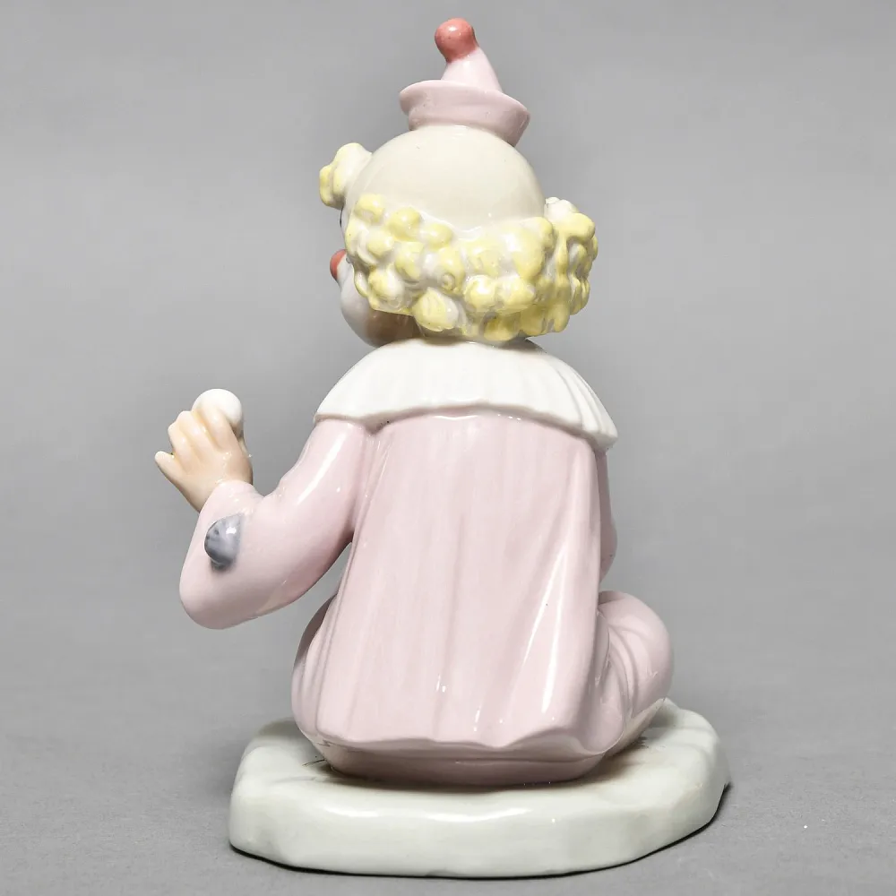 Коллекционная Фарфоровая статуэтка «Клоун - фокусник», NAO by Lladro Испания.