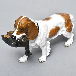 Коллекционная статуэтка «ОХОТНИЧЬЯ СОБАКА. Спрингер-спаниель с уткой», Фарфор ROSENTHAL Германия. 
