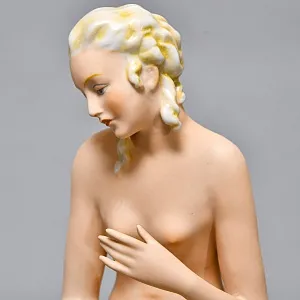 Коллекционная статуэтка «Обнаженная девушка с зеркалом и павлином», Фарфор, FASOLD & STAUCH Германия.