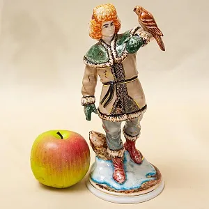 Авторская Коллекционная Фарфоровая Статуэтка «Охотник - Соколиная охота», Россия.