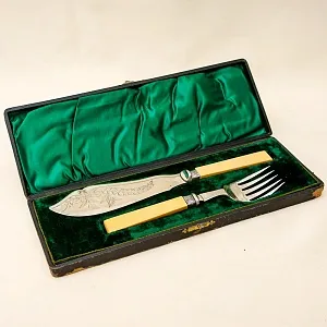 Антикварный Набор для подачи готовых блюд Нож + Вилка, Франция начало ХХ века.