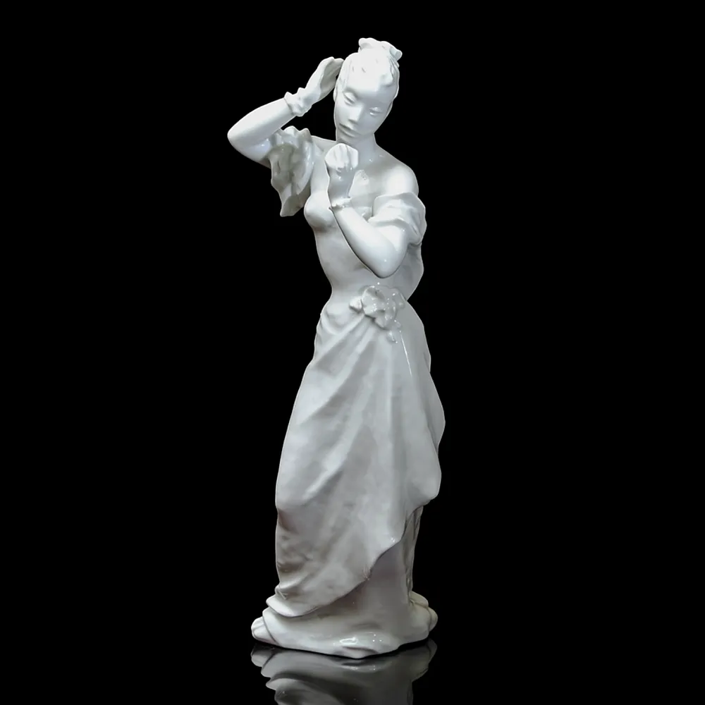 Авторская Фарфоровая статуэтка «Девушка с зеркалом», ROSENTHAL Германия -40е годы ХХ века.