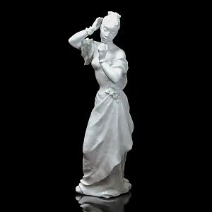 Авторская Фарфоровая статуэтка «Девушка с зеркалом», ROSENTHAL Германия -40е годы ХХ века.
