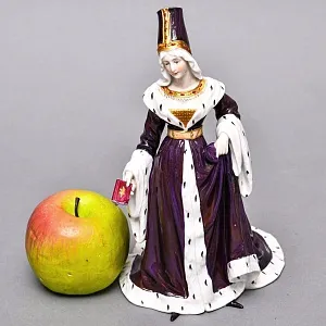Антикварная статуэтка «Средневековая дама с книгой», Фарфор Dressel & Kister Passau Германия, 1907 - 1922 гг.