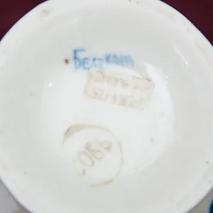 Авторская Коллекционная Фарфоровая Ваза «Розы» СССР ГЖЕЛЬ - 1980 год.