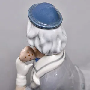 Коллекционная Фарфоровая статуэтка «Клоун в галстуке - бабочке», Casades Испания, вторая половина ХХ века.