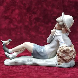 Коллекционная Фарфоровая статуэтка «Мальчик с птицей», Lladro Испания - 1970 год.