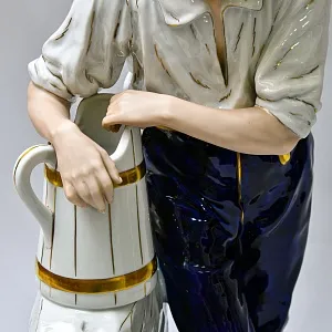Большая Фарфоровая Статуэтка «Юноша Водонос» ROYAL DUX BOHEMIA, Чехословакия -1957 год.