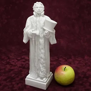 Коллекционная статуэтка "Пушкин перед дуэлью", Бисквитный Фарфор, СССР ДФЗ Вербилки, 30-е гг.