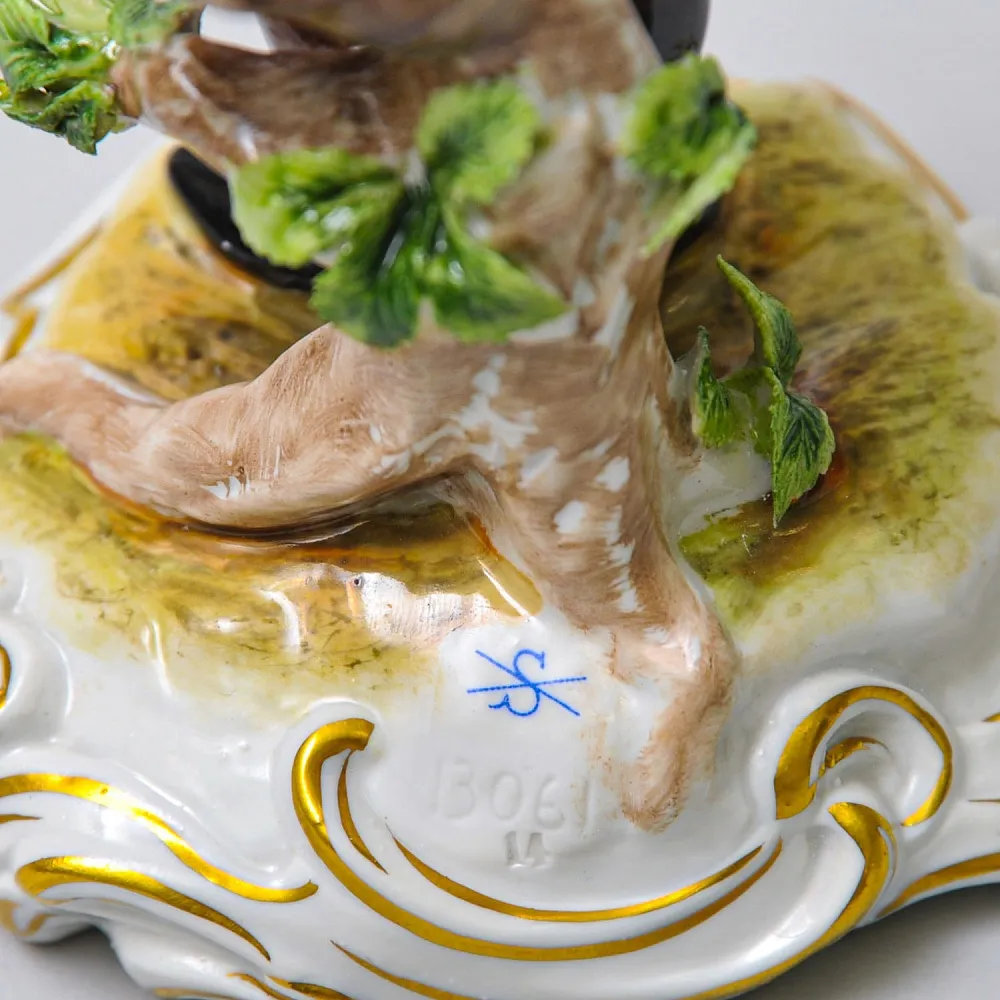 Коллекционная Фарфоровая статуэтка «Охотник с трофеем», Scheibe - Alsbach Германия 1952 - 1972 годы.