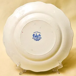 Столовый сервиз - Набор Фарфоровых Тарелок «Итонский колледж», Staffordshire Англия середина ХХ века.