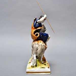 Антикварная Фарфоровая статуэтка «Диана - Охотница на льва», VOLKSTEDT Германия.