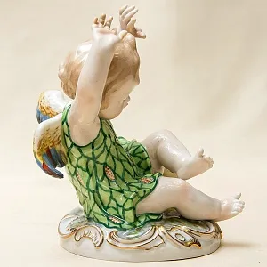 Коллекционная Фарфоровая статуэтка «Девочка-Ангел и Цыпленок» SANDIZELL Германия.