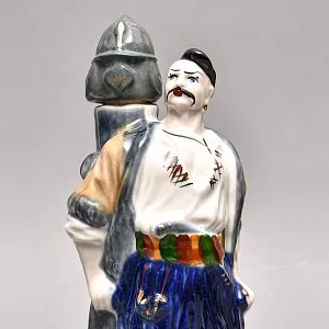 Штоф - Графин - Бутылка - Фарфоровый Флакон «Запорожский Казак», на 0,7 литра.