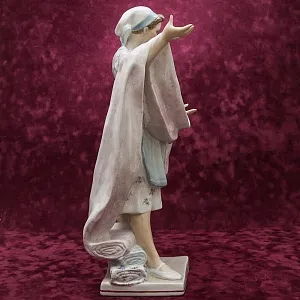 Редкая! Большая Авторская Фарфоровая статуэтка «ТКАЧИХА», Россия ДФЗ - Дулево. 