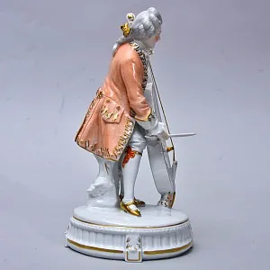 Коллекционная Фарфоровая статуэтка «Музыкант. Виолончелист», SITZENDORF Германия.