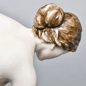 Антикварная Фарфоровая статуэтка «Обнаженная девушка на шаре», Rosenthal Германия - 1935 год. 